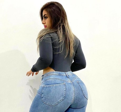 Thaily Delgado adult actress photo