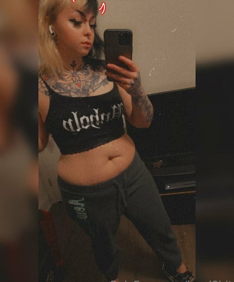 reaghanblackhart nude pornstar photo