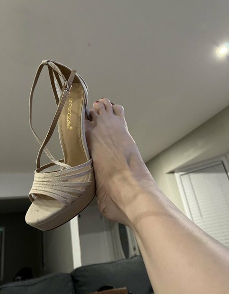 misscameronteaches hot model pic