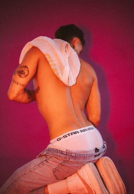 henryandkasey exclusive pornstar image