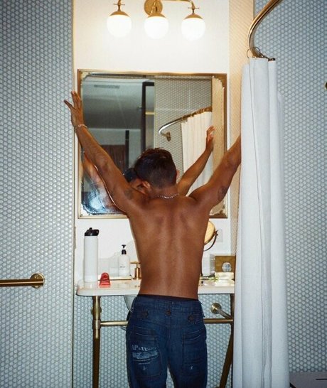 henryandkasey art star photo