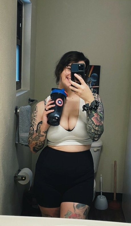 FrankieDarko exclusive star pics