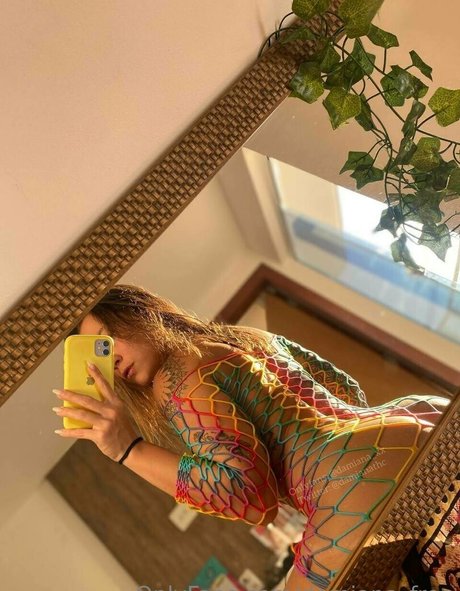 damiana free free model images