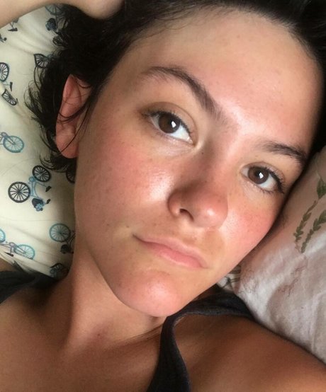 Alex Luciano model exclusive images