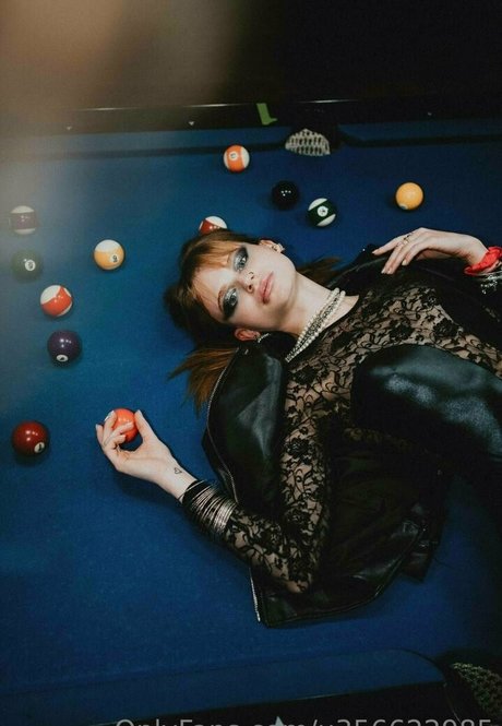 ashley bamby model art photos