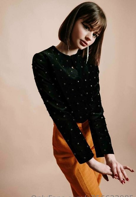 ashley bamby model top image