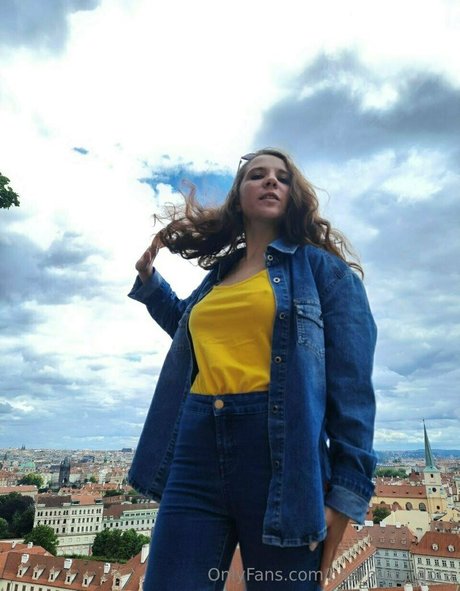 charming dora profile pic