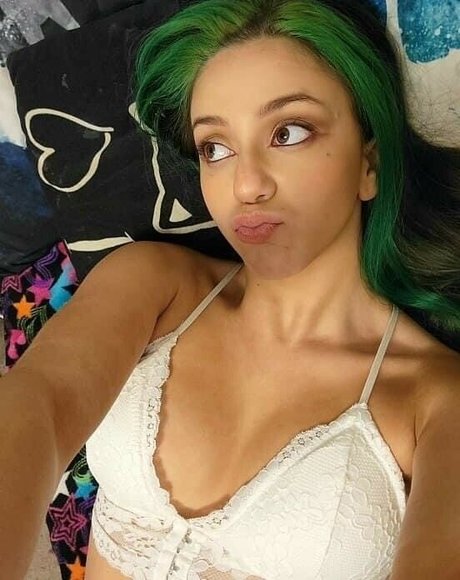 Airica Demia nude star img