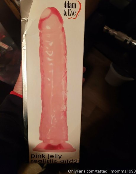 tattedlilmomma1990 hot model photo