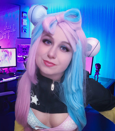 elladonella free nude model pic