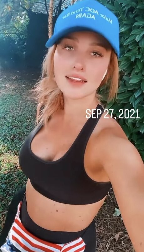 Tomi Lahren hd model pics