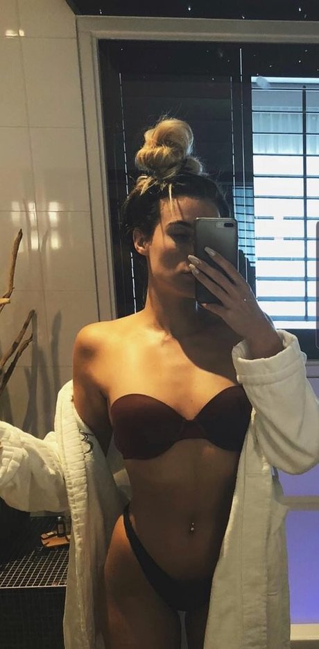 Demi Rutting hot star gallery