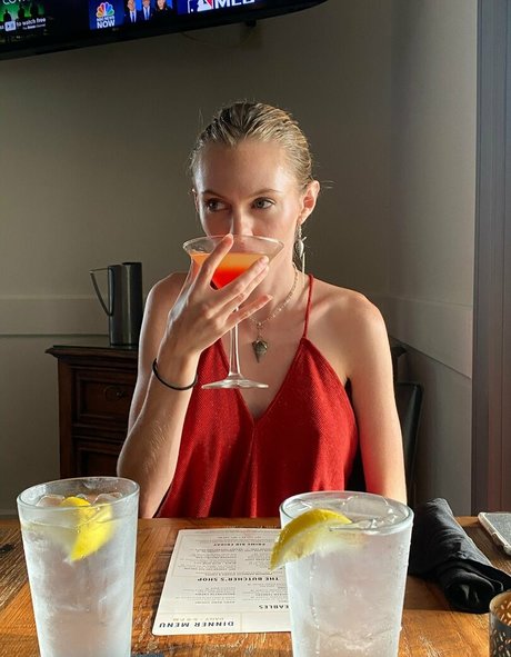 lola costa pornstar exclusive picture