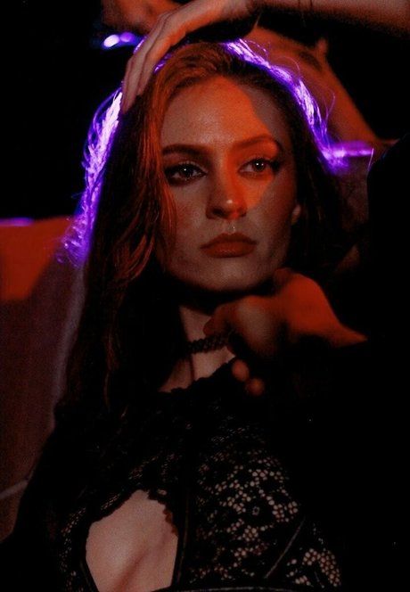 lola costa free star photos