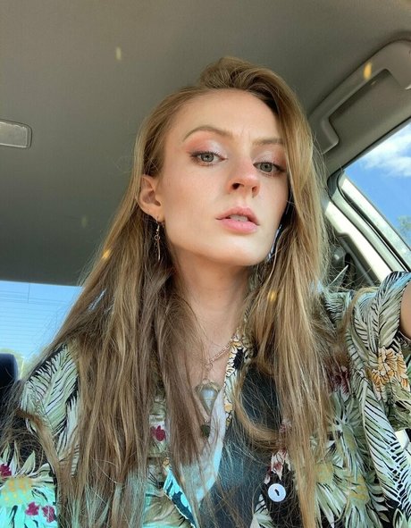 lola costa model sex pic