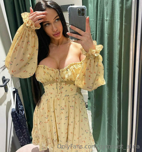 flexible girl hot profile pic