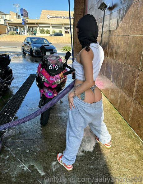 aaliyahcruz00 pretty pornstar image