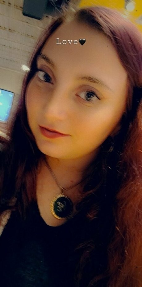 sarahyournaughtygirl69 nice star img