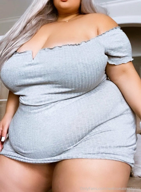 alexandraascends sexy actress pics