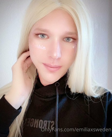 emiliaxsweden model free pics