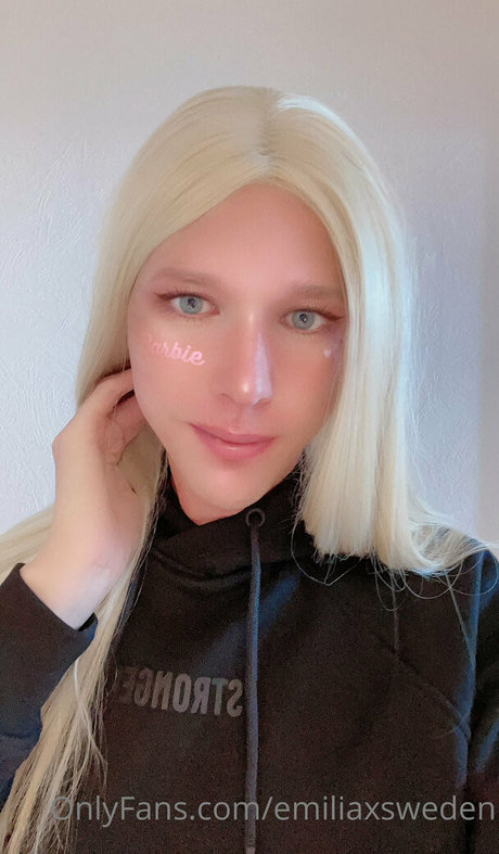 emiliaxsweden sexy star picture