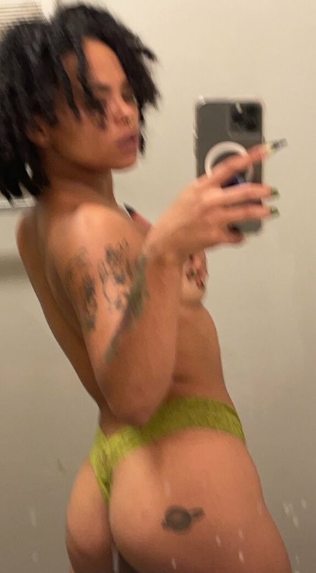 subfairy erotic model photo