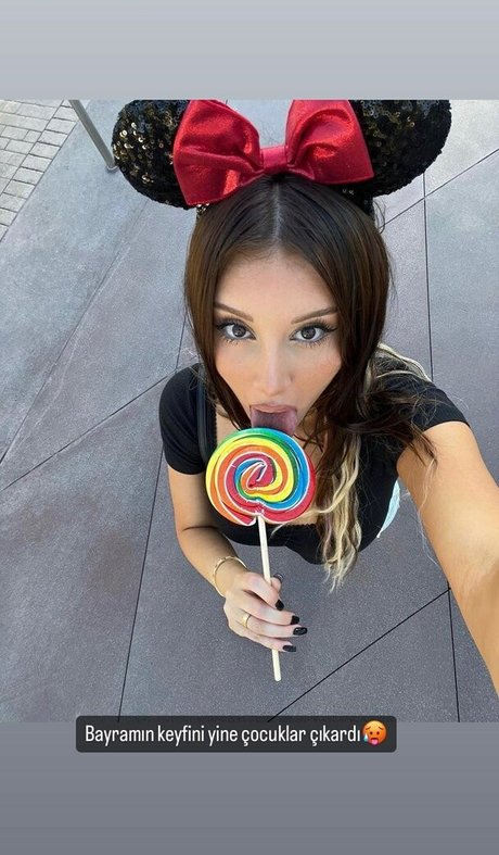 Pollybabbyy pornstar pictures