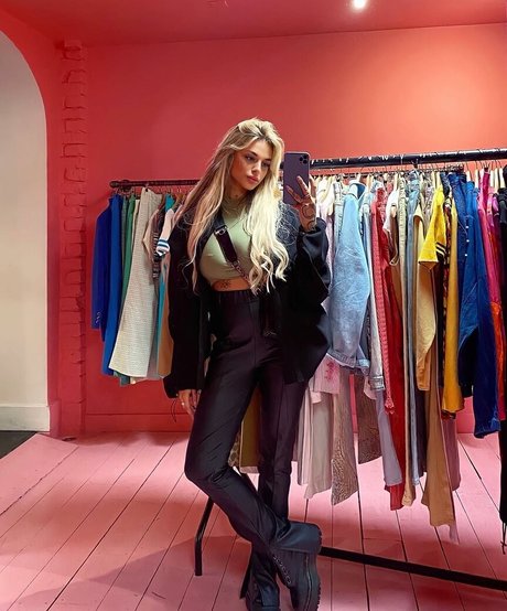 Angelika Kramer sexy model pic