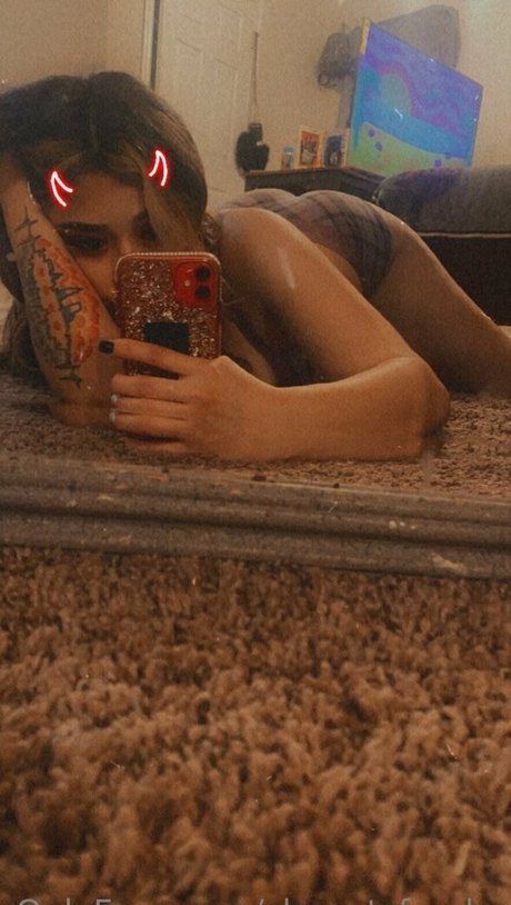 shegetsfreaky model hd pic