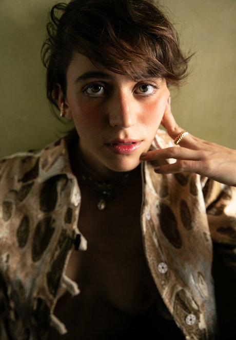 Tessa Ia star archive