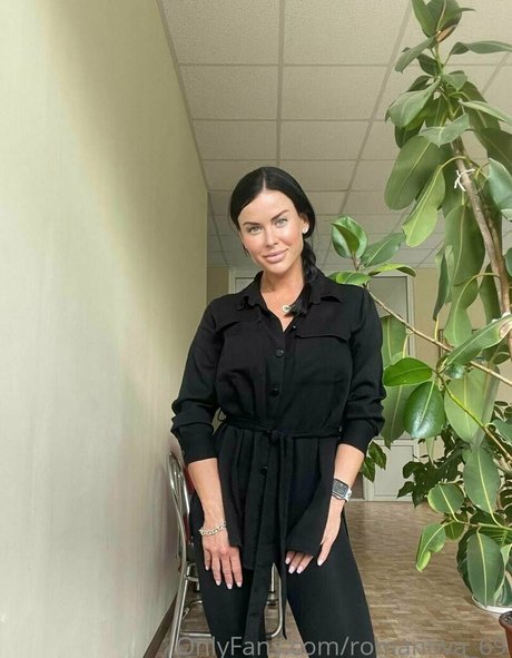 anita lady model top pictures