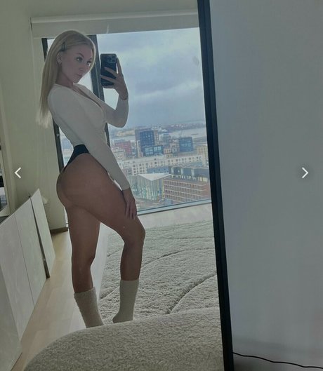 Jennijanina beautiful pornstar gallery