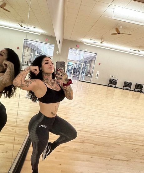 Yogapantsqueen hot actress image