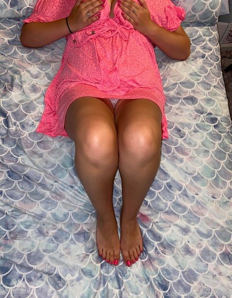 dropdeadfeet model nude gallery