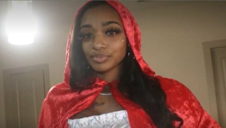 bigmfyellaa pornstar hot pics