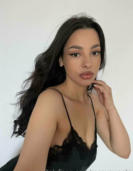 roseysweets model beautiful pic