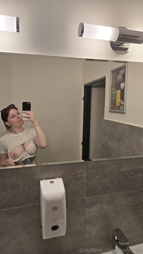 kristiiinka naked pornstar pics