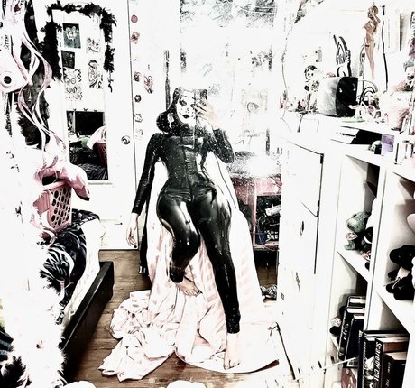 Zirakillz star hot pictures