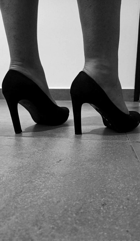 lila974974 nudes model archive