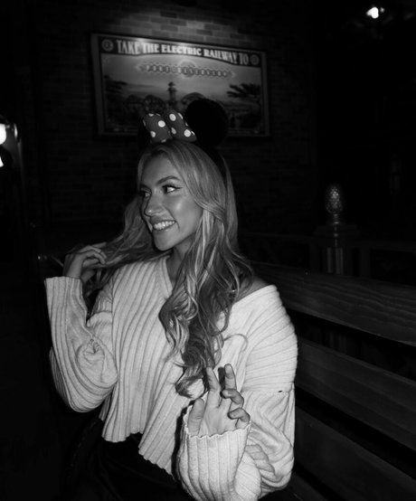 Clara Gomez model beautiful pictures