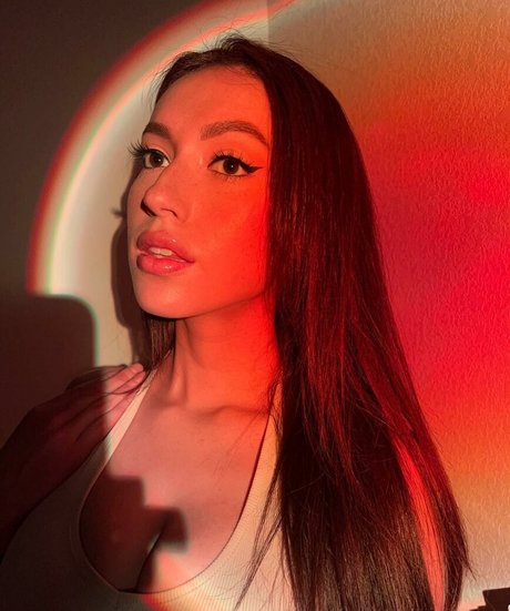 Clara Gomez erotic pornstar img