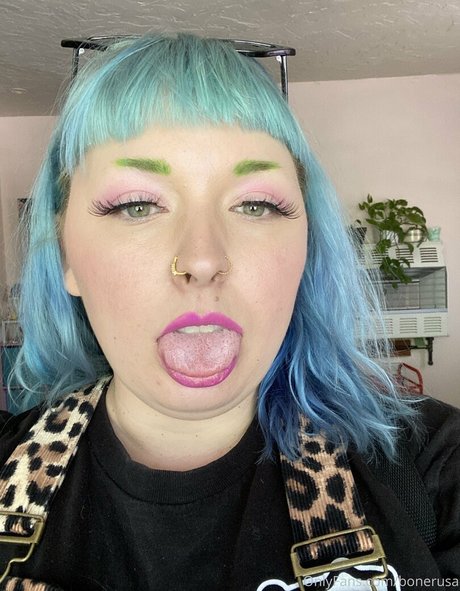 mypersonalhell model adult picture