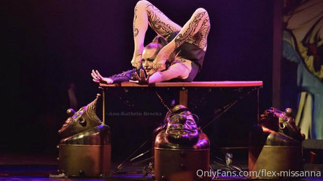 flex missanna star sex pictures