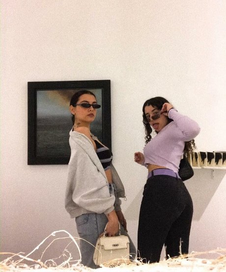 Paulaxta model naked picture