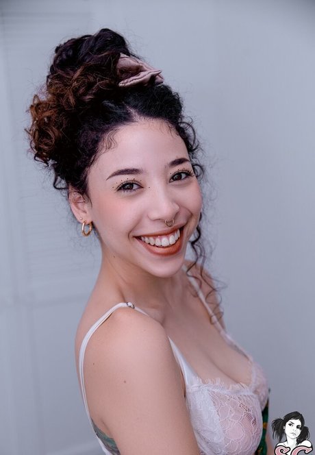 Amarte model pictures