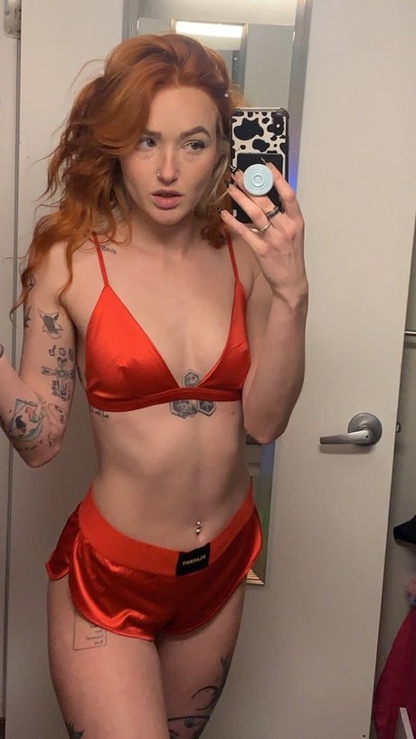 blonde secretary onlyfans top pics