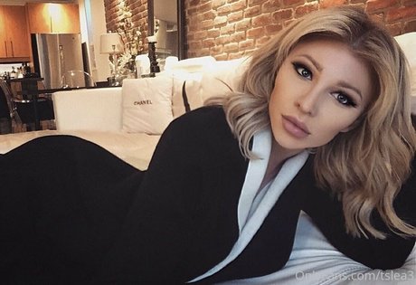 luvluvuxuluvluv nudes actress pics