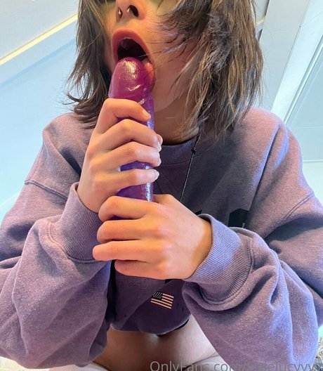 littlelucyyyy pornstar art photos