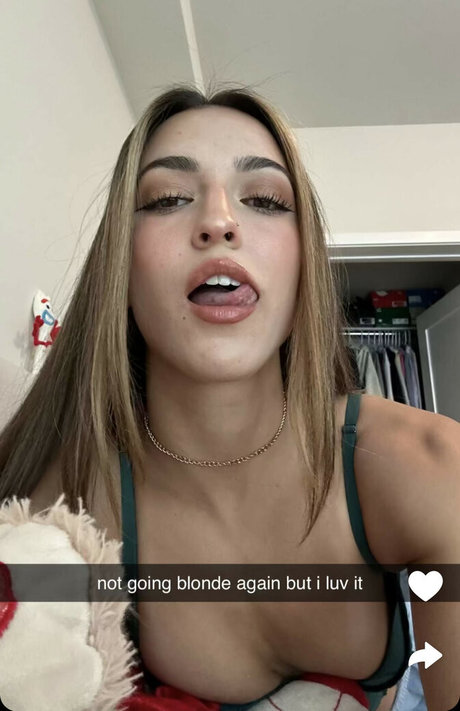 builtbybells model nudes photos