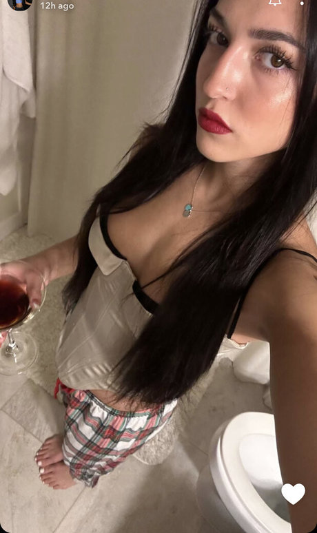 builtbybells hot model img